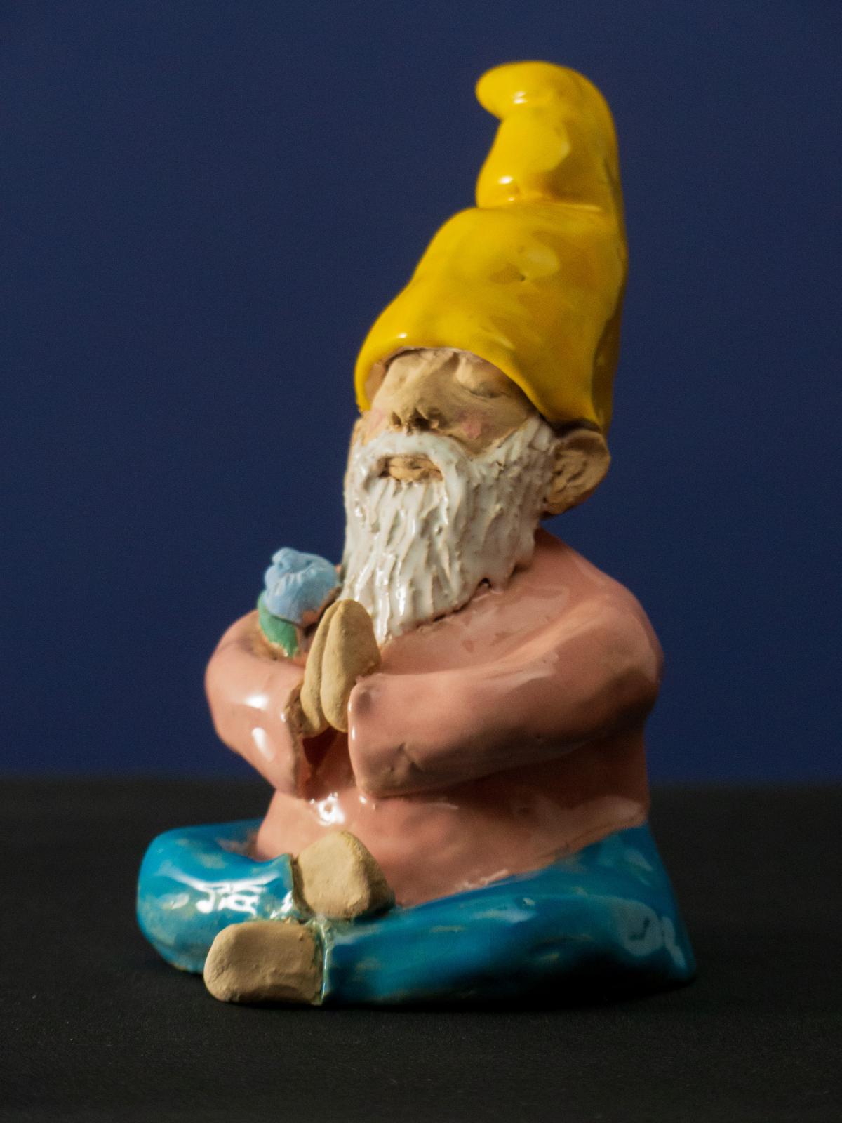 Jutta Eger Yoga-Zwerg Auftragsarbeit1503 Ton 2026